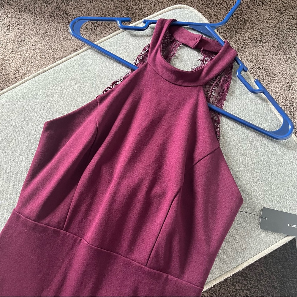 Small - New with tags - Lulu’s burgundy dress